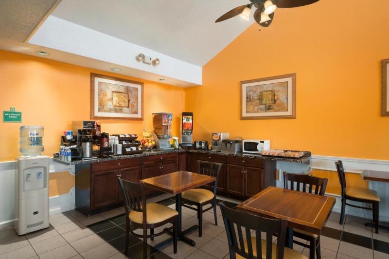 Motel Baymont By Wyndham Ga Near Tanger Outlets Mall Commerce