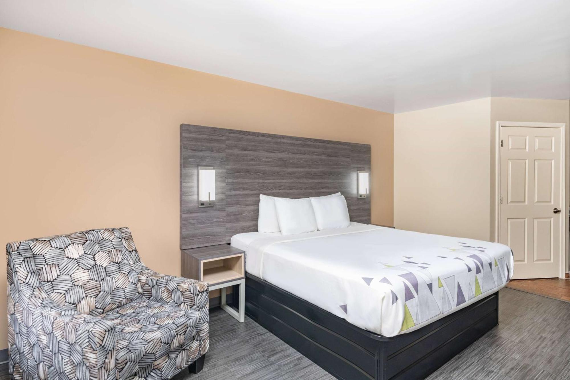 Motel Baymont By Wyndham Ga Near Tanger Outlets Mall 2*