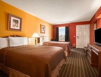 Baymont By Wyndham Ga Near Tanger Outlets Mall Commerce