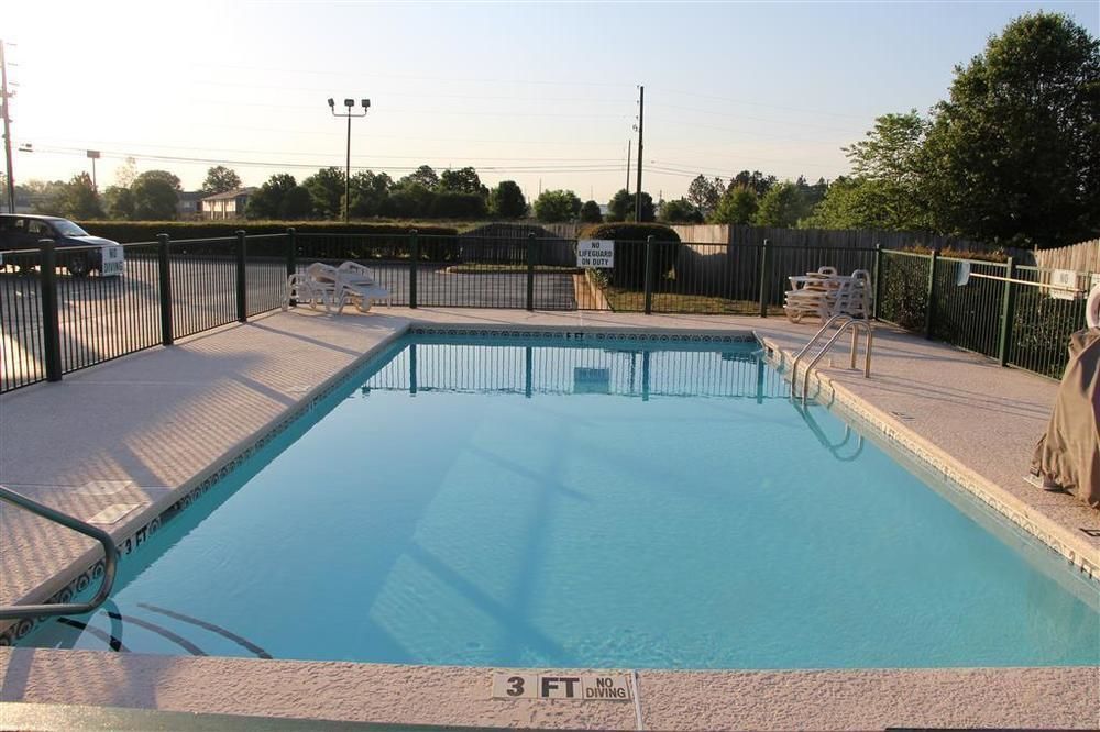 Motel Baymont By Wyndham Ga Near Tanger Outlets Mall 2*