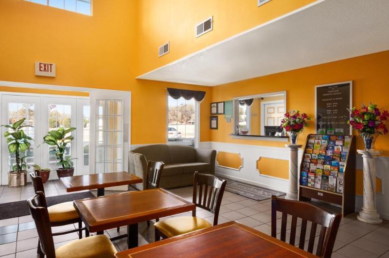Motel Baymont By Wyndham Ga Near Tanger Outlets Mall 2*
