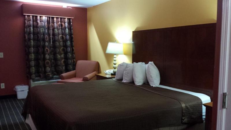 Baymont By Wyndham Ga Near Tanger Outlets Mall