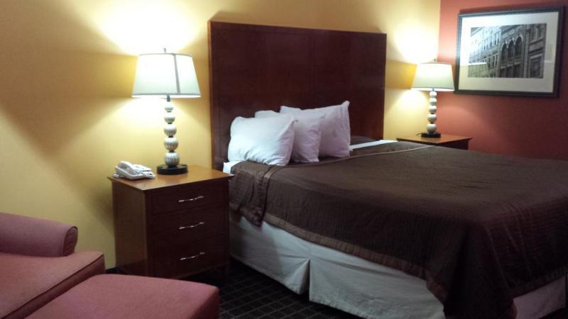 Baymont By Wyndham Ga Near Tanger Outlets Mall Motel 2*