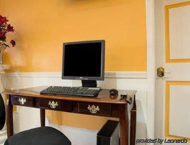 Baymont By Wyndham Ga Near Tanger Outlets Mall Motel Commerce